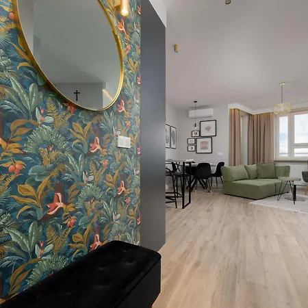 Spacious With Air Conditioning In The Old Town Of By Renters דירה ורשה