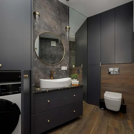 Spacious With Air Conditioning In The Old Town Of By Renters