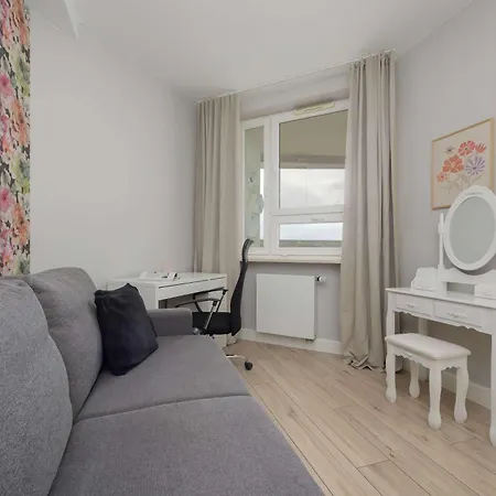 Spacious With Air Conditioning In The Old Town Of By Renters Apartment Warsaw