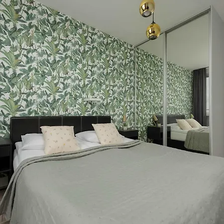 Spacious With Air Conditioning In The Old Town Of By Renters Apartment