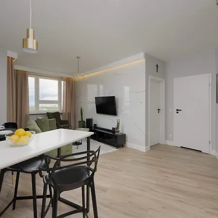 Spacious With Air Conditioning In The Old Town Of By Renters Appartement