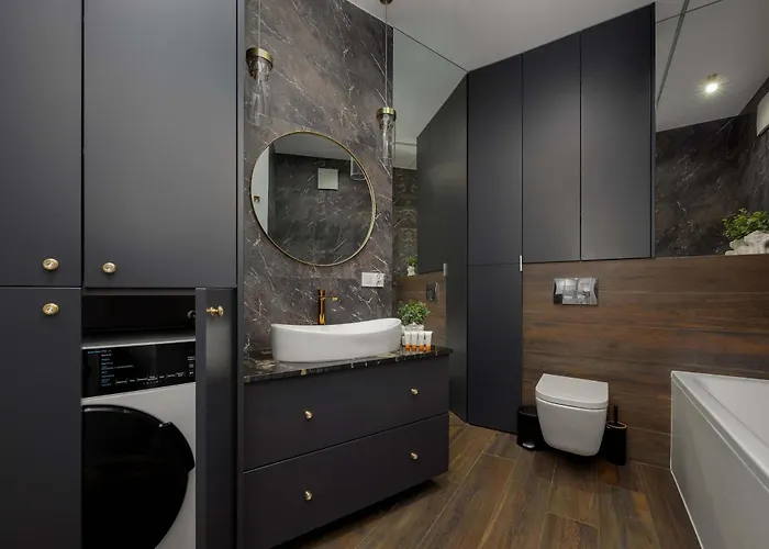 Spacious With Air Conditioning In The Old Town Of By Renters