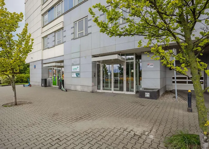 Spacious With Air Conditioning In The Old Town Of By Renters Warsaw