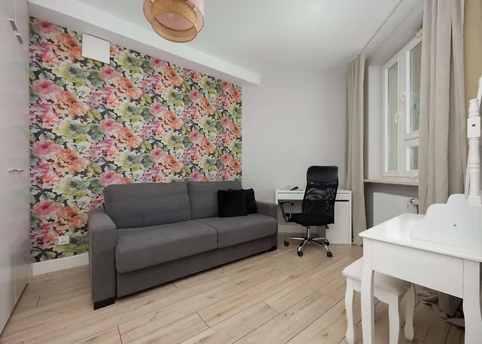 Spacious With Air Conditioning In The Old Town Of By Renters Warszawa